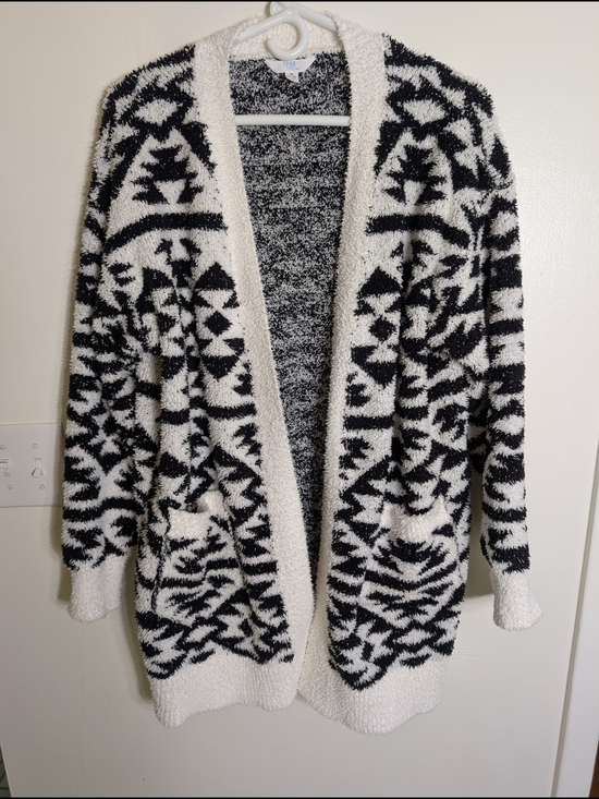 Time and Tru Sweaters - Time and Tru Black and White Open-Front Patterned Cardigan